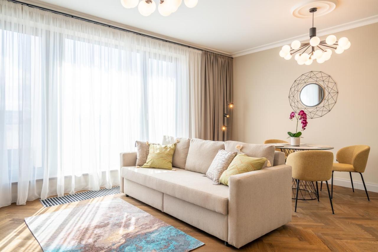 Easyrooms Dzirnavu Riga Bagian luar foto