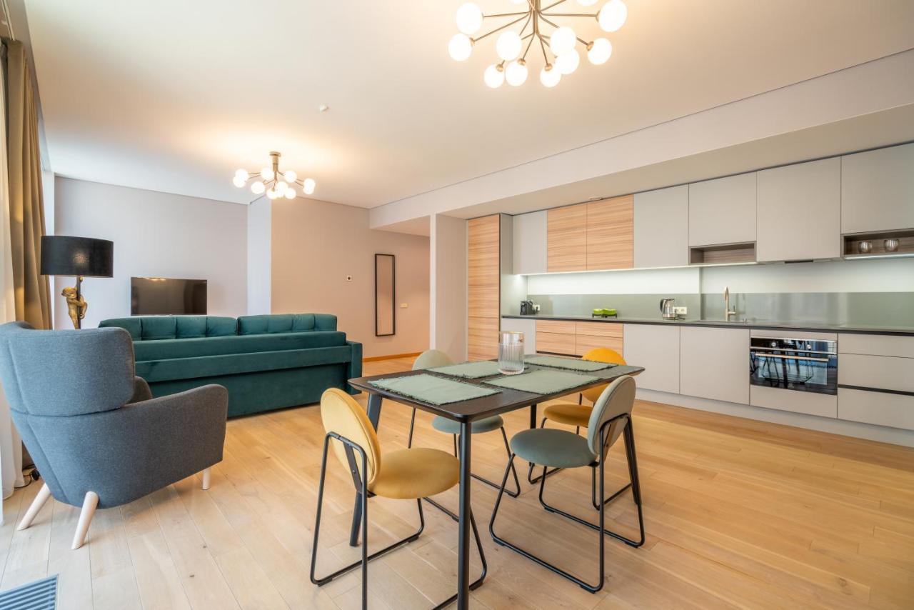 Easyrooms Dzirnavu Riga Bagian luar foto